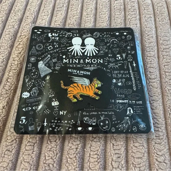 Min & Mon Tiger Enamel Pin - Picture 1 of 1